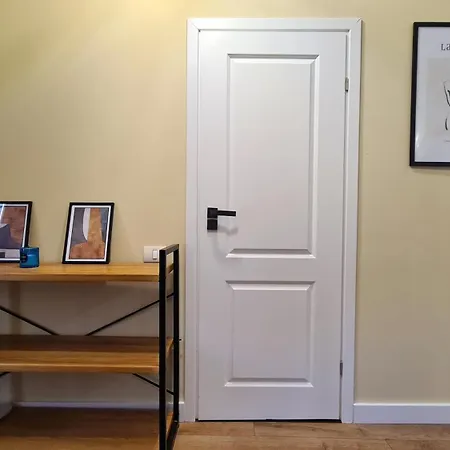 Zeiiss Apartment *