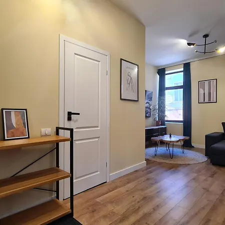 Zeiiss Apartment *